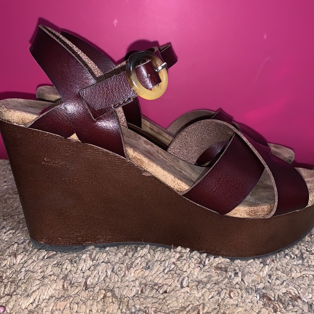 Pop memory foam wedges